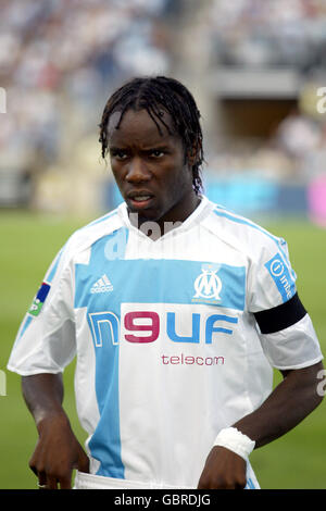 Fußball - Französische Premiere Division - Olympique Marseille gegen Metz. Luyindula Peguy, Olympique Marseille Stockfoto