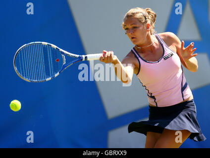 Die polnische Agnieszka Radwanska im Kampf gegen Ursula Radwanska während der AEGON International im evonshire Park, Eastbourne. Stockfoto