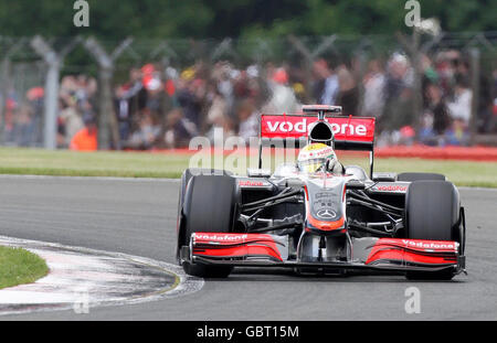 Lewis Hamilton aus Großbritannien von McLaren Mercedes während des letzten Trainings im Qualifying in Silverstone, Northamptonshire. Stockfoto