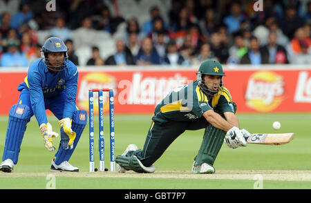 Cricket - ICC World Twenty20 Cup 2009 - Super Eights - Gruppe F - Pakistan - Sri Lanka - Lord's. Pakistans Misbah-UL-Haq Fledermäuse während des ICC World Twenty20 Super Eights-Spiels bei Lord's, London. Stockfoto