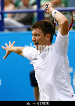 Tennis - AEGON International - Tag 4 - Devonshire Park. Der britische Alex Bogdanovic im Kampf gegen Dmitry Tursunov während der AEGON International im Devonshire Park, Eastbourne. Stockfoto