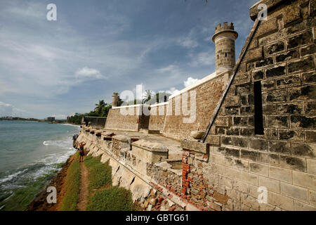 das Castillo de San Carlos Borromeo in der Stadt von Pampatar auf der Isla Margarita in der Karibik Meer von Venezuela. Stockfoto