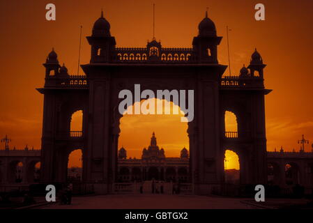 der Palast in der Stadt Mysore in der Provinz von Karnataka in Indien. Stockfoto