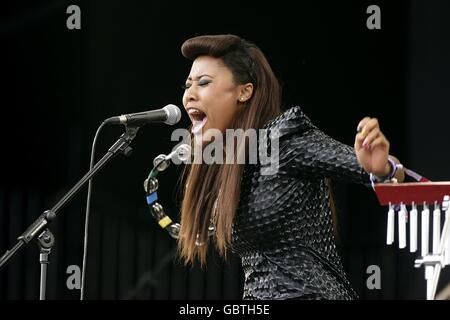 Glastonbury Festival 2009 - Tag Zwei. VV Brown beim Glastonbury Festival 2009 auf der Worthy Farm in Pilton, Somerset. Stockfoto