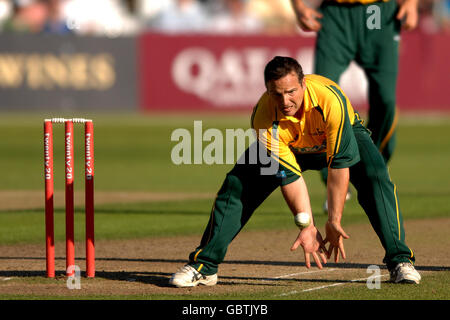 Cricket - Twenty20 Cup 2009 - North Division - Nottinghamshire Outlaws / Leicestershire Foxes - Trent Bridge. Mark Ealham, Nottinghamshire Stockfoto