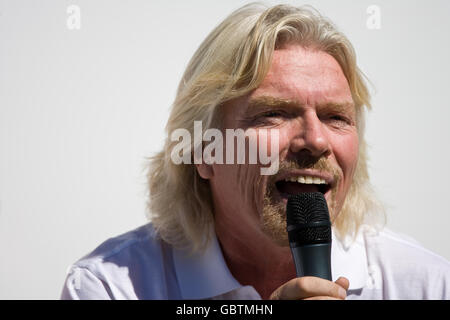 Brawn GP Hauptsponsor Sir Richard Branson von Virgin während des Qualifyings im Albert Park, Melbourne, Australien. Stockfoto