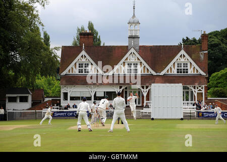 Cricket - MCC University Match - Tag 1 - Oxford UCCE / Nottinghamshire - The Parks. Oxford UCCE Nehmen Sie Nottinghamshire in den Parks Stockfoto