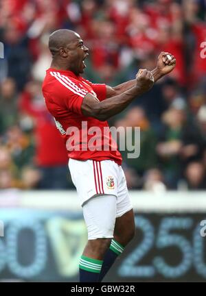 Rugby Union - Tour Match - Dritter Test - Südafrika gegen britische und irische Löwen - Coca Cola Park. Ugo Monye von Britischen und Irischen Lions feiert, nachdem er seinen Seiten den dritten Versuch gemacht hat Stockfoto