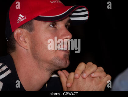 Cricket - England Nets Session - Sophia Gardens. Der englische Kevin Pietersen bei einer Pressekonferenz in Sophia Gardens, Cardiff. Stockfoto