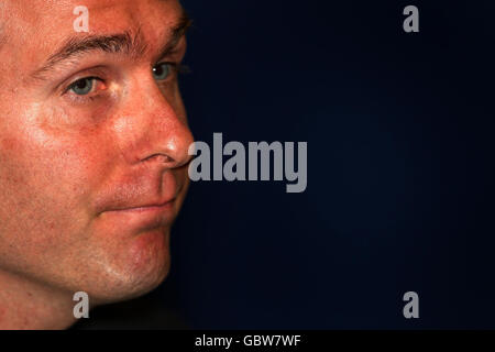 Ehemaliger England Kapitän Michael Vaughan während einer Pressekonferenz, um seinen Ruhestand in Edgbaston, Birmingham bekannt zu geben. Stockfoto