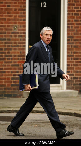 Der Justizminister und Lord Chancellor Jack Straw kommt zu einer Kabinettssitzung in der Downing Street 10, Westminster, London. Stockfoto