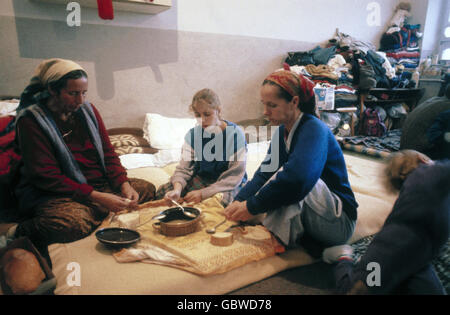 Ereignisse, Bosnienkrieg 1992 - 1995, Flüchtlinge aus Dörfern um Sarajevo in Posusje, Bosnien, 15.12.1992, Jugoslawien, Jugoslawienkriege, Balkan, Konflikt, Menschen, Elend, Bosnien-Herzegowina, Bosnien-Herzegowina, 1990er, 90er, 20. Jahrhundert, historisch, historisch, Zusatzrechte-Clearences-nicht vorhanden Stockfoto