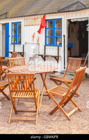 Bild von einem kleinen Fischerdorf Dorf-Café. Schweden. Stockfoto