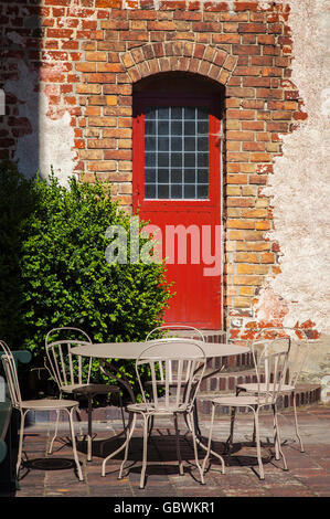 Bild des modernen Gartenmöbel auf der Terrasse. Stockfoto