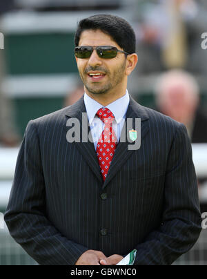 Pferderennen - Tag Des Eigenschaftsrennens - Sandown Park. Saeed bin Suroor, Trainer Stockfoto