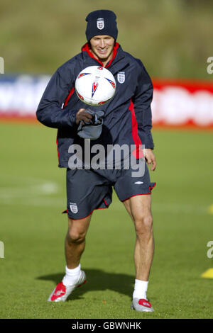 Fußball - FIFA Fußball-Weltmeisterschaft 2006 Qualifikation - Gruppe sechs - England Training. England Kapitän David Beckham während des Trainings Stockfoto