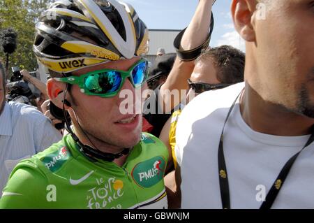 Radfahren - Tour de France 2009 - Etappe drei. Mark Cavendish vom Team Columbia feiert den Gewinn der dritten Etappe der Tour de France zwischen Marseille und La Grande-Motte. Stockfoto