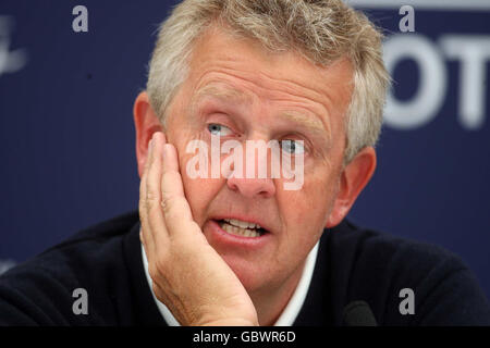 Schottlands Colin Montgomerie während der Barclays Scottish Open Practice Round am Loch Lomond, Schottland. Stockfoto