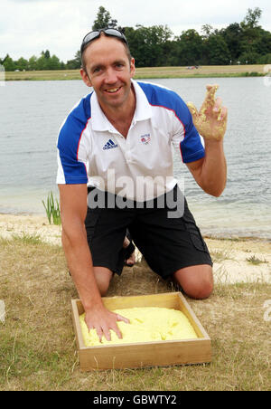 Olympische Spiele - Tim Brabants Media Call - Eton College Rowing Center. Der britische Kanufahrer Tim Brabants während des Pressegespräts am Eton Dorney Lake, Eton College Rowing Center, Windsor. Stockfoto