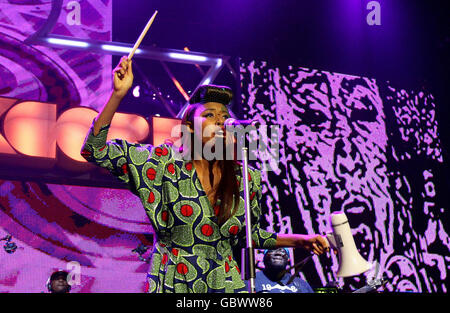 VV Brown tritt beim Orange RockCorps Event im Apollo in Manchester auf. Stockfoto