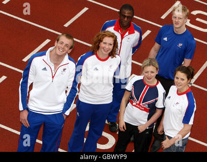 Paralympiker Ben Rushgrove, Kate Grey, Darren Harris, Katrina Hart, Dave Hill und Liz Johnson posieren für ein Bild vor der Pressekonferenz der British Paralympic Association im Sporttrainingsdorf der Universität Bath, Bath. Stockfoto