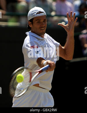 Tennis - Wimbledon Championships 2009 - Tag neun - All England Lawn Tennis und Croquet Club. Deutschlands Tommy Haas im Kampf gegen Serbiens Novak Djokovic Stockfoto