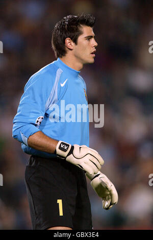 Fußball - UEFA Champions League - Gruppe F - Barcelona / Shakhtar Donetsk. Barcelonas Torwart Victor Valdes Stockfoto