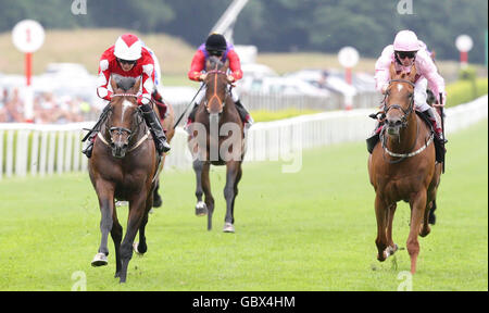 Horse Racing - bet365 alte Newton Cup Day - Haydock Park Stockfoto