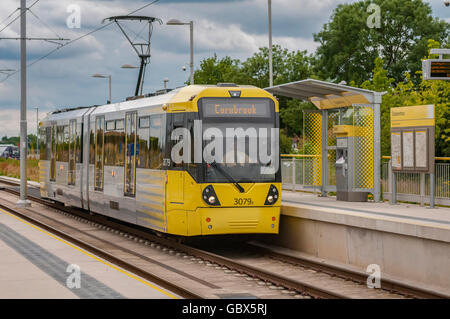 Stadt von Manchester Metrolink tram an der Shadowcross Station in der Nähe von Manchester Flughafen. Stockfoto