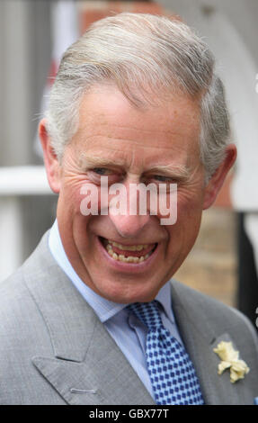 Prince Of Wales besucht St. Pancras Armenhäuser Stockfoto