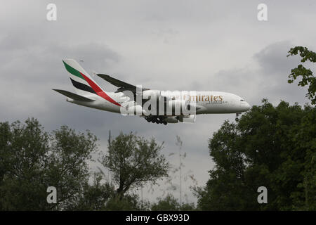 Allgemeine Lager - Flugzeuge - Heathrow Flughafen Stockfoto