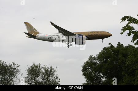 Allgemeine Lager - Flugzeuge - Heathrow Flughafen Stockfoto