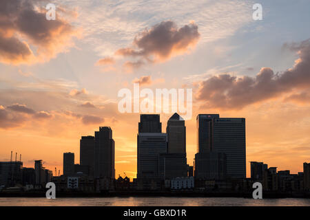 Canary Wharf-Skyline bei Sonnenuntergang, London, England Stockfoto