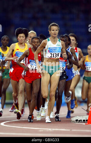 Leichtathletik - Olympische Spiele Athen 2004 - Frauen 5000m - Runde 1 - Hitze zwei Stockfoto