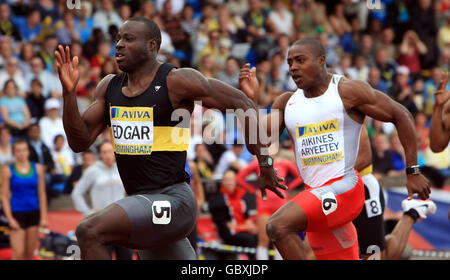 Tyrone Edgar gewinnt seine 100-Meter-Hitze von Harry Aikines Aryeetey während der Aviva-Weltmeisterschaft im Alexander Stadium in Birmingham. Stockfoto