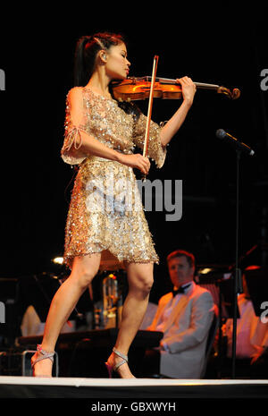 Vanessa-Mae im Westonbirt Arboretum Stockfoto