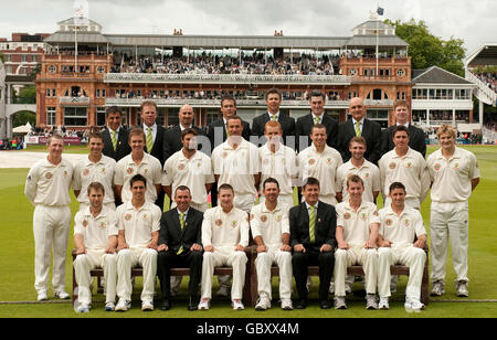 Australien posieren für ein Teamfoto vor dem vierten Tag des zweiten npower-Test-Spiels in Lord's, London. Stockfoto