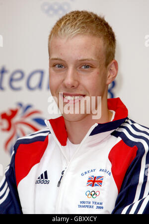 Das britische Jugendteam der Schwimmer Samuel van de Schootbrugge bereitet sich auf die Reise zum bevorstehenden European Youth Olympic Festival in Tampere in Finnland vor. DRÜCKEN Sie VERBANDSFOTO. Bilddatum: Freitag, 17. Juli 2009. Photo Credit sollte lauten: Steve Parsons/PA Wire Stockfoto