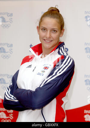 Das britische Jugendteam High Jumper Isobel Pooley bereitet sich darauf vor, das bevorstehende European Youth Olympic Festival in Tampere in Finnland zu bereisen. DRÜCKEN Sie VERBANDSFOTO. Bilddatum: Freitag, 17. Juli 2009. Photo Credit sollte lauten: Steve Parsons/PA Wire Stockfoto