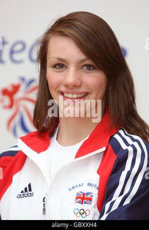 Die britische Jugendmannschaft Schwimmerin Kathryn Woolston-Thomas bereitet sich auf die Reise zum bevorstehenden European Youth Olympic Festival in Tampere in Finnland vor. DRÜCKEN Sie VERBANDSFOTO. Bilddatum: Freitag, 17. Juli 2009. Photo Credit sollte lauten: Steve Parsons/PA Wire Stockfoto