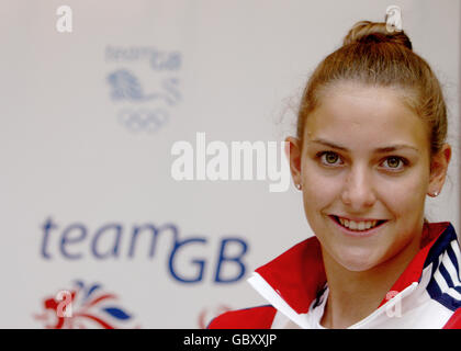 Das britische Jugendteam High Jumper Isobel Pooley bereitet sich darauf vor, das bevorstehende European Youth Olympic Festival in Tampere in Finnland zu bereisen. DRÜCKEN Sie VERBANDSFOTO. Bilddatum: Freitag, 17. Juli 2009. Photo Credit sollte lauten: Steve Parsons/PA Wire Stockfoto