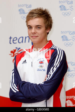 Das britische Jugendteam Swimmer Samuel Straughan bereitet sich auf die Reise zum bevorstehenden European Youth Olympic Festival in Tampere in Finnland vor. DRÜCKEN Sie VERBANDSFOTO. Bilddatum: Freitag, 17. Juli 2009. Photo Credit sollte lauten: Steve Parsons/PA Wire Stockfoto