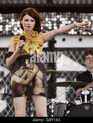 Sophie Ellis Bextor tritt auf der T4-Bühne bei T4 on the Beach im Weston Super Mare in Somerset auf. Stockfoto