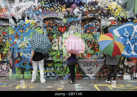 U2-Fans in Dublin Stockfoto