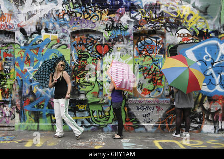 U2-Fans in Dublin Stockfoto