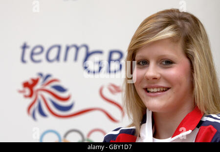 Das britische Jugendteam Swimmer Danielle Lowe bereitet sich auf die Reise zum bevorstehenden Europäischen Olympischen Jugendfestival in Tampere in Finnland vor. DRÜCKEN SIE VERBANDSFOTO. Bilddatum: Freitag, 17. Juli 2009. Photo Credit sollte lauten: Steve Parsons/PA Wire Stockfoto