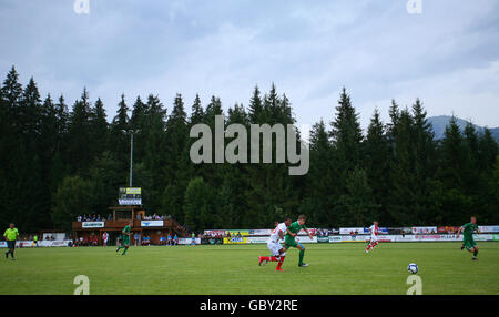 Fußball - vor der Saison freundlich - Augsburg / Birmingham City - Westerndorf Stadium. Allgemeine Ansicht der Spielaktion zwischen Ausburg und Birmingham City im Westerndorf Stadium Stockfoto