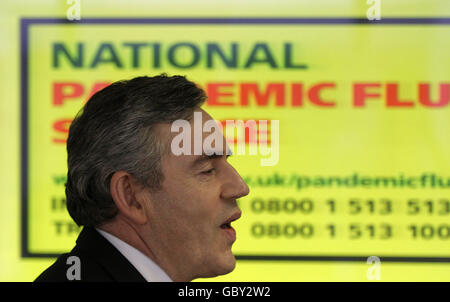 Der britische Premierminister Gordon Brown besucht National Health Service (NHS) Zentrum im Zentrum von London, der strategischen Gesundheitsbehörde für die Hauptstadt, wo wurde er über der Stadt unterrichtet. Stockfoto