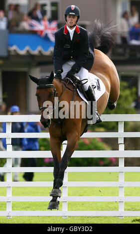 Pferdesport - Longines Royal International Horse Show - Hickstead Stockfoto