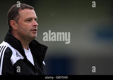 Fußball - vor der Saison freundlich - Telford United / Port Val - Bucks Head Stadium. Rob Smith, AFC Telford United Manager Stockfoto